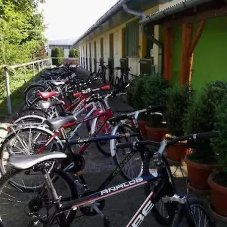 招待所 Konkoly Lovarda Es Vendeghaz 伦蒂