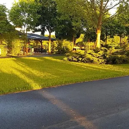 Konkoly Lovarda és Pensión Lenti