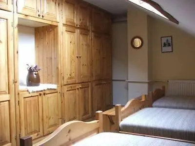 Konkoly Lovarda Es Vendeghaz Гостевой дом Ленти