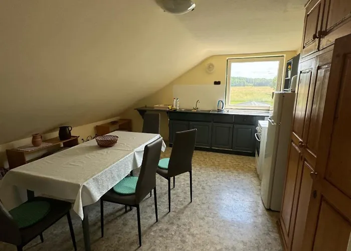 Konkoly Lovarda Es Vendeghaz Гостевой дом
